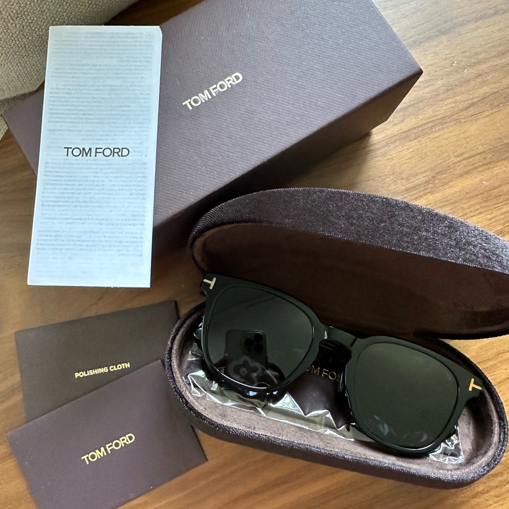 Tom Ford Black Sunglasses with Classic Design